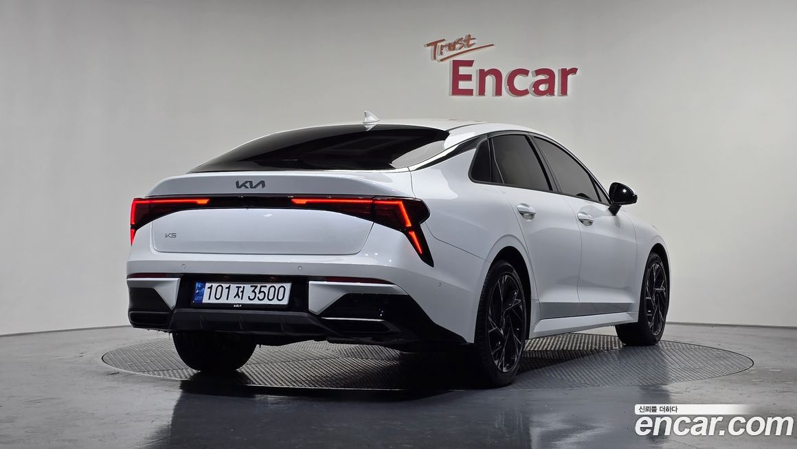 Kia K5 2025