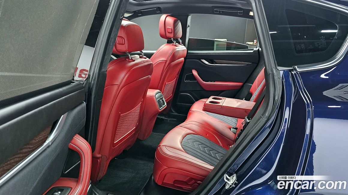 Maserati Levante 2021