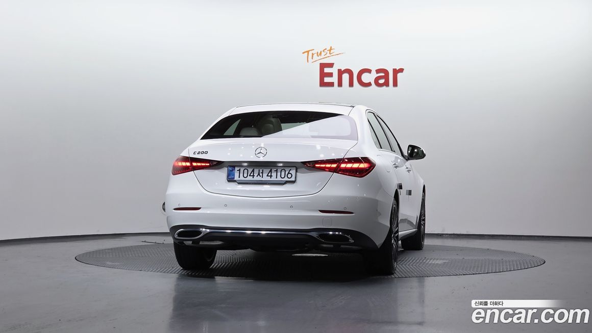 Mercedes-Benz C-Class 2025