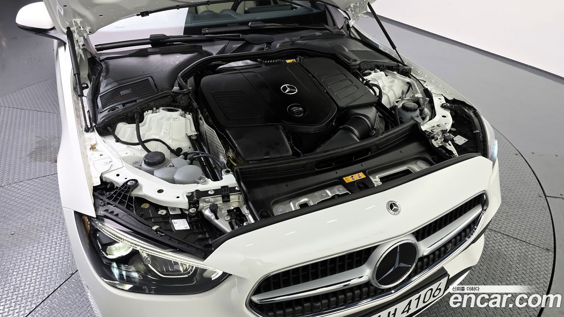 Mercedes-Benz C-Class 2025