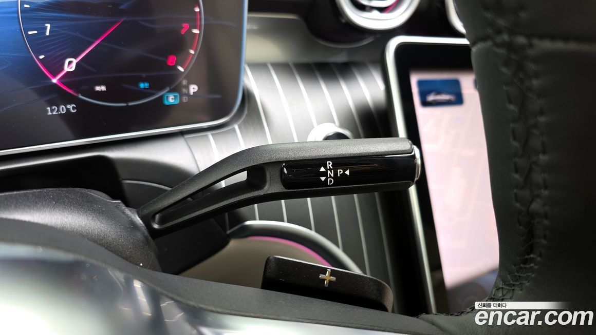 Mercedes-Benz C-Class 2025