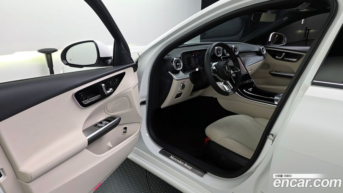 Mercedes-Benz C-Class 2025