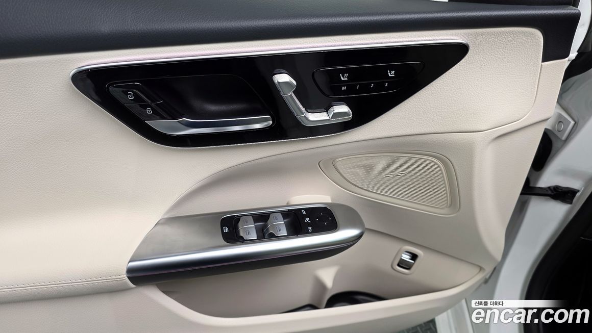 Mercedes-Benz C-Class 2025