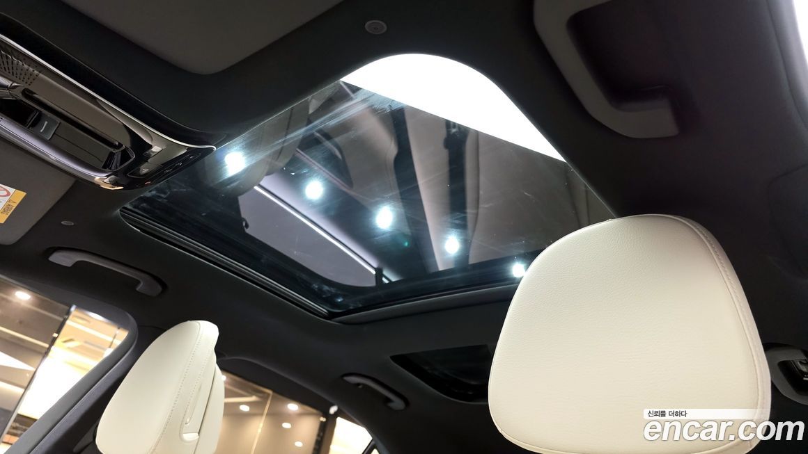 Mercedes-Benz C-Class 2025