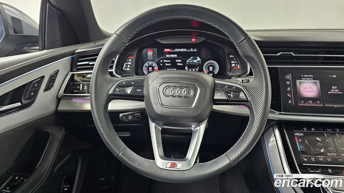 Audi Q8 2021