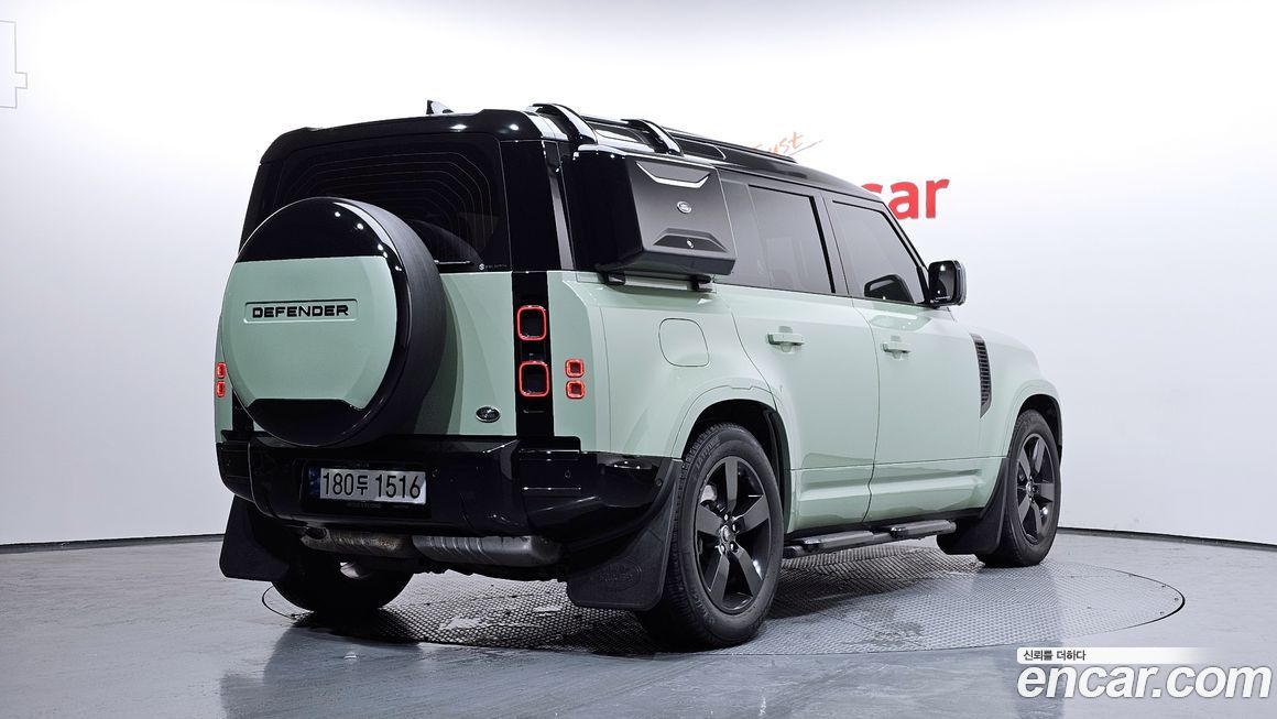 Land Rover Defender 2023