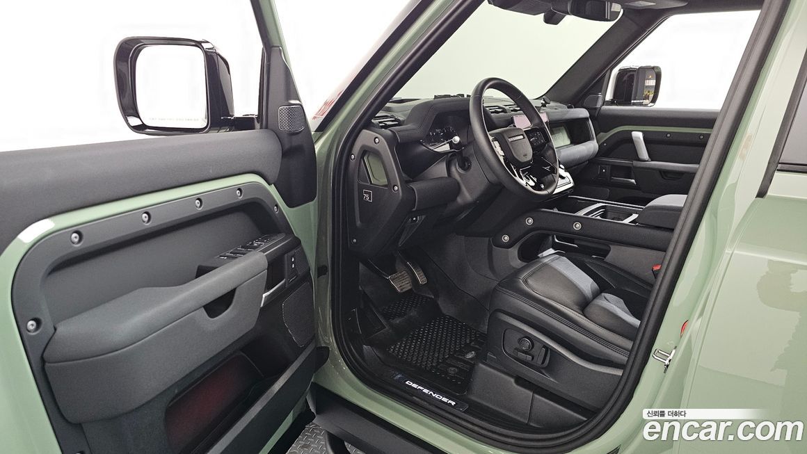 Land Rover Defender 2023