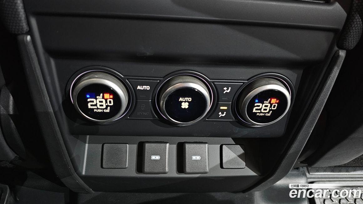 Land Rover Defender 2023