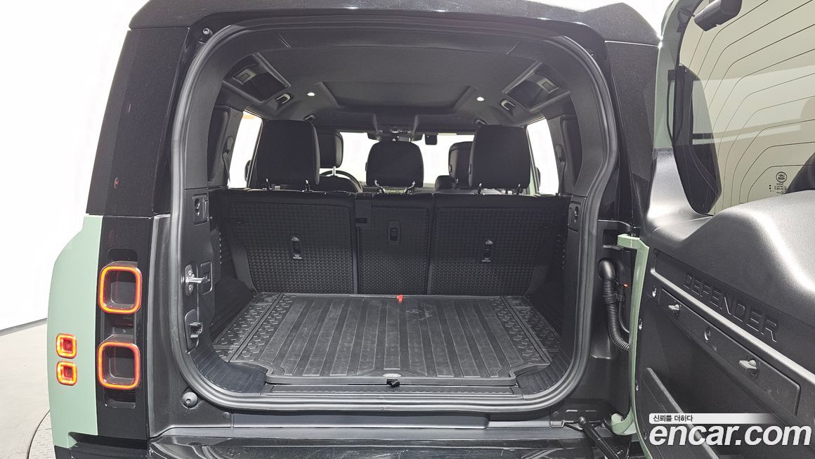 Land Rover Defender 2023