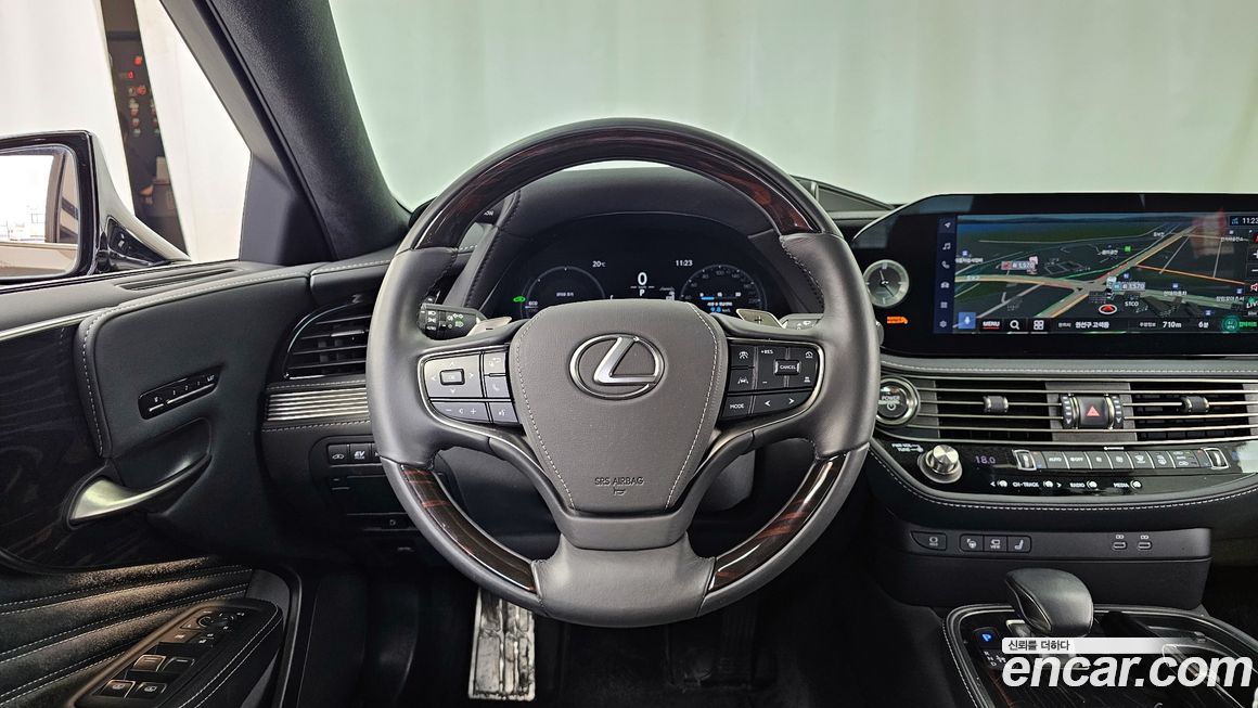 Lexus LS 2024