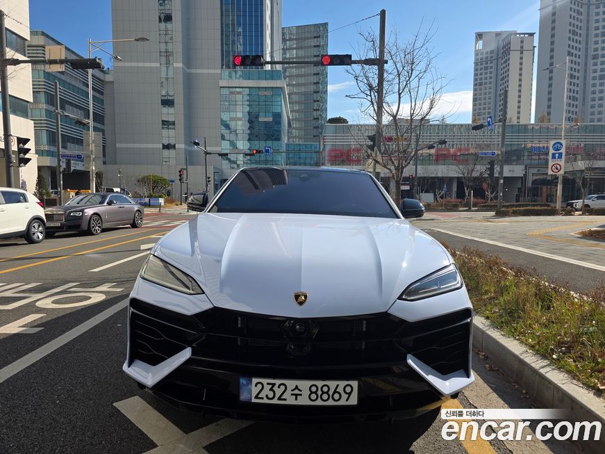 Lamborghini Urus 2025