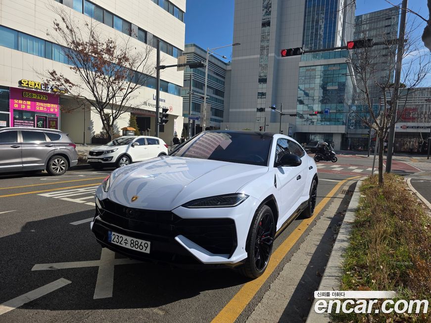 Lamborghini Urus 2025