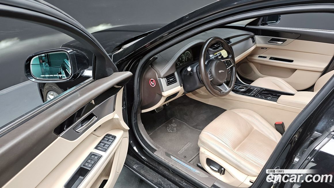 Jaguar XF 2019