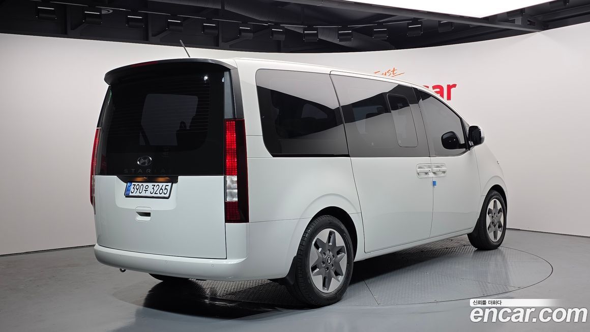 Hyundai Staria 2023