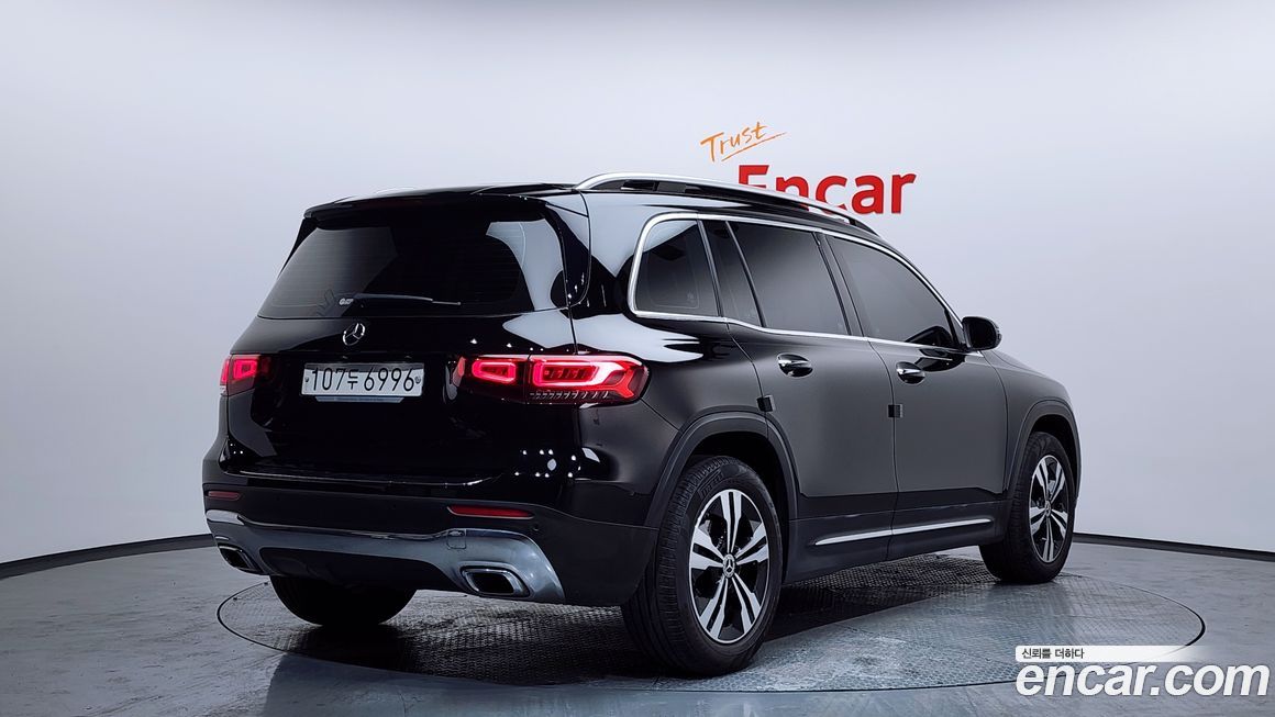 Mercedes-Benz GLB-Class 2021