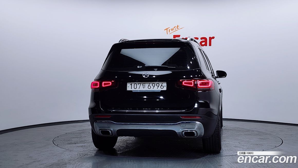 Mercedes-Benz GLB-Class 2021