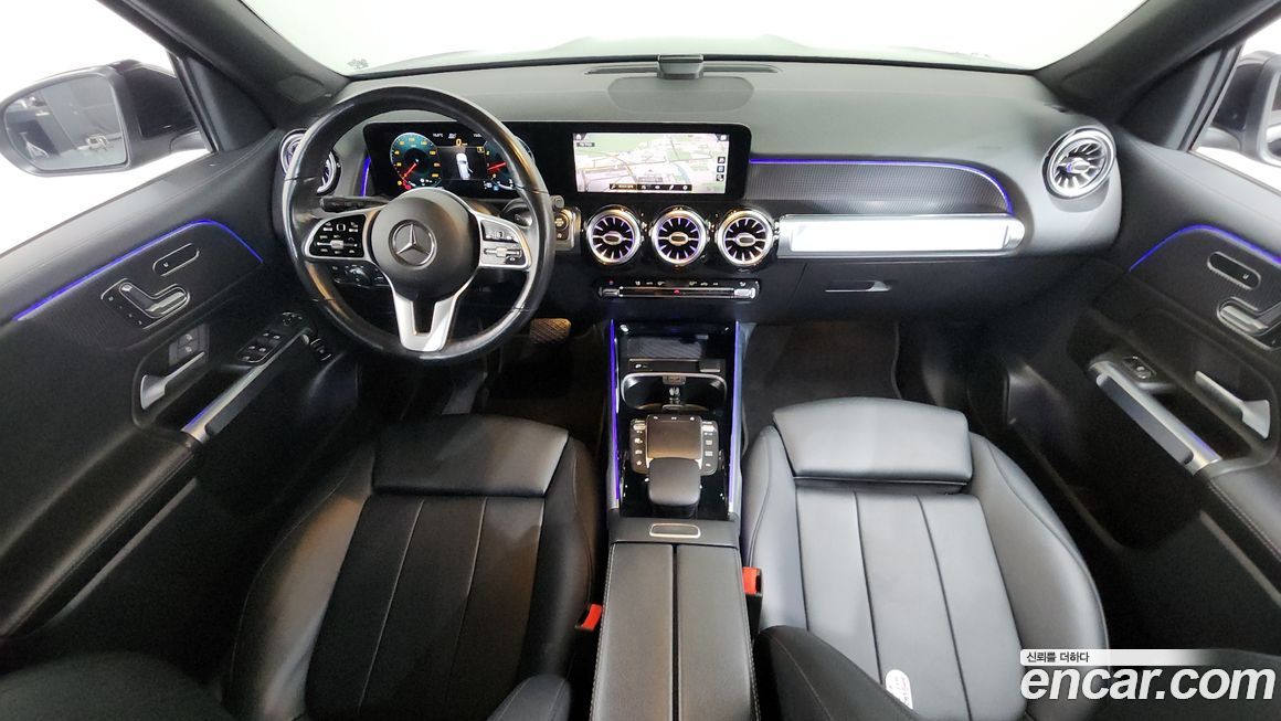 Mercedes-Benz GLB-Class 2021