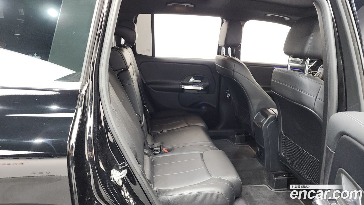 Mercedes-Benz GLB-Class 2021