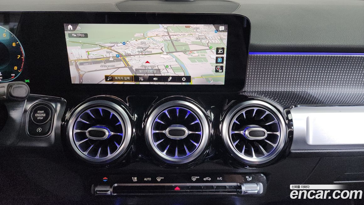 Mercedes-Benz GLB-Class 2021