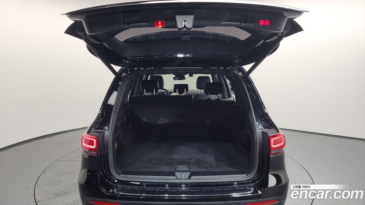 Mercedes-Benz GLB-Class 2021