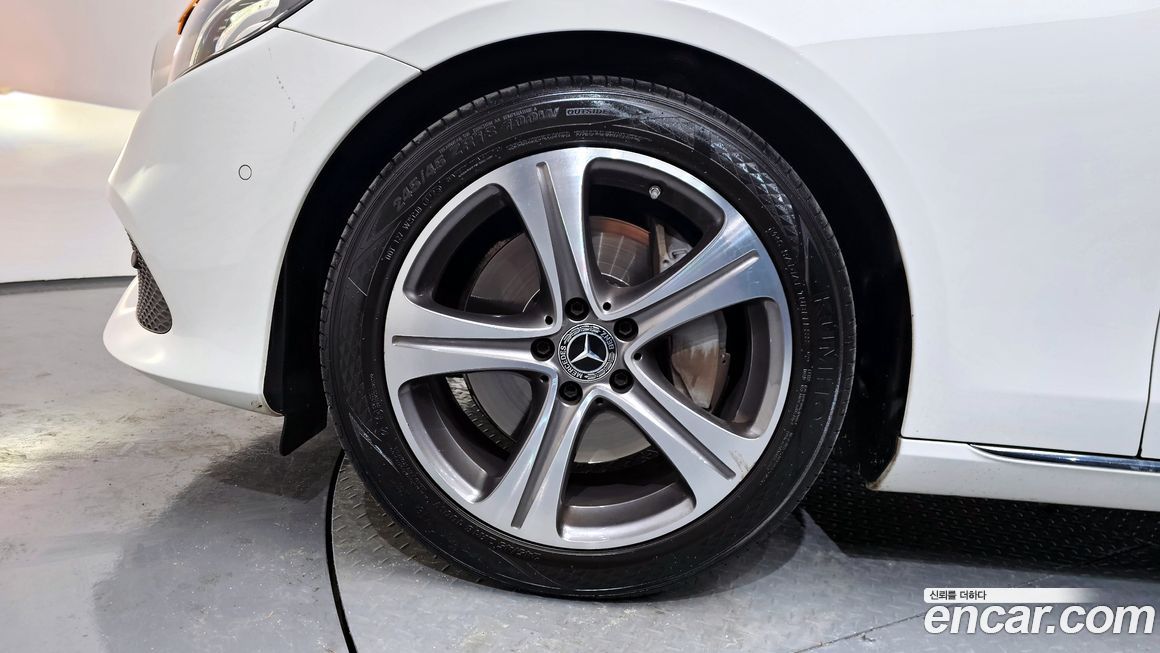 Mercedes-Benz E-Class 2019