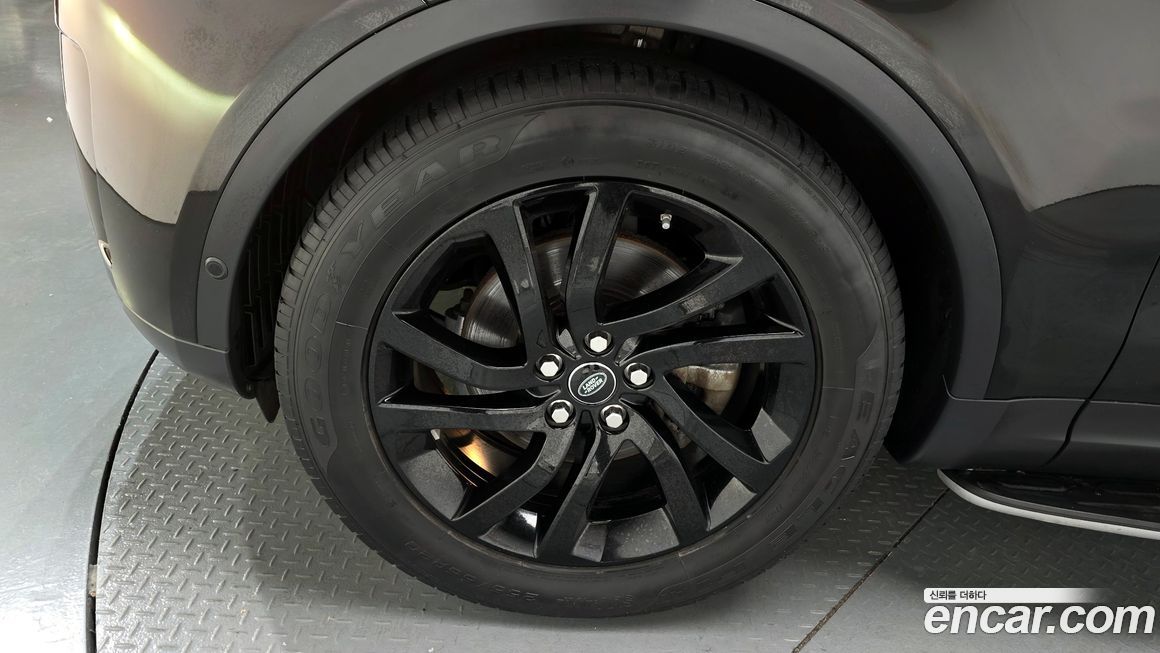 Land Rover Discovery 2019