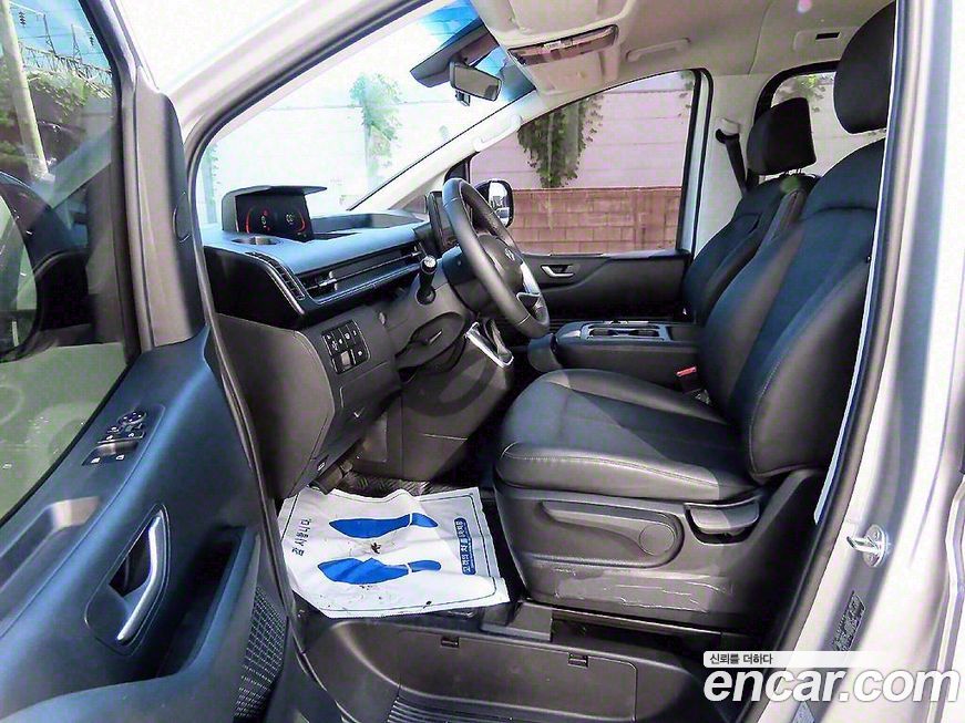Hyundai Staria 2025