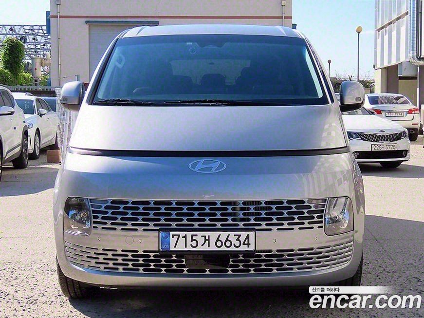 Hyundai Staria 2025