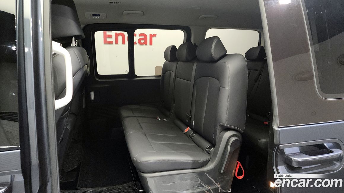 Hyundai Staria 2025