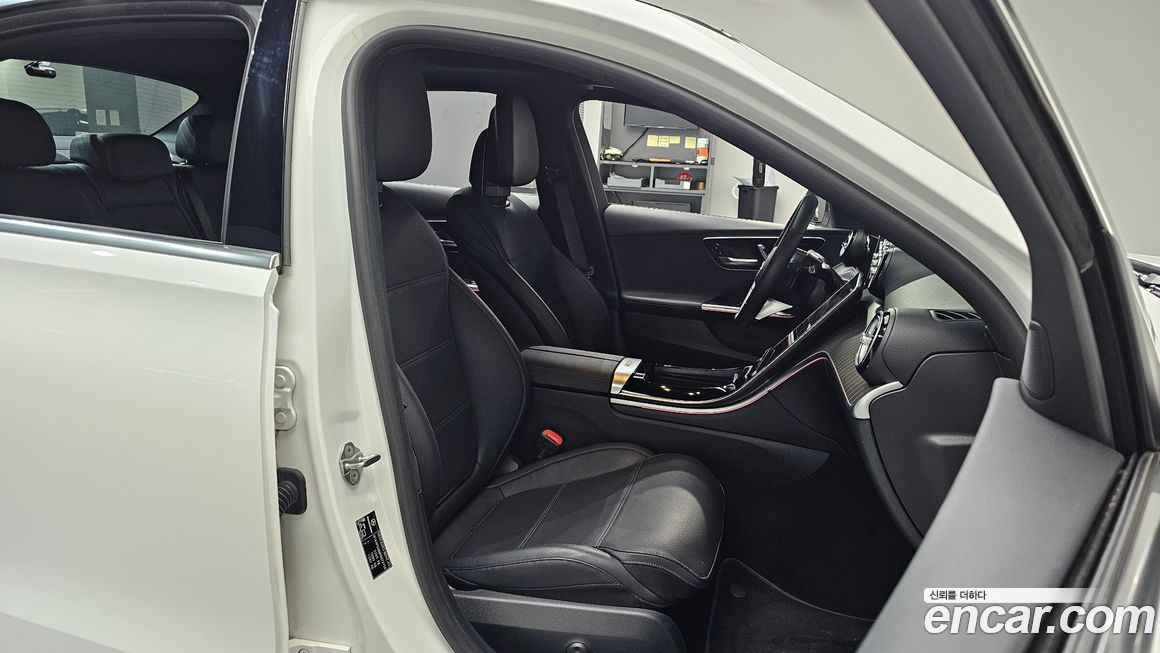 Mercedes-Benz C-Class 2023