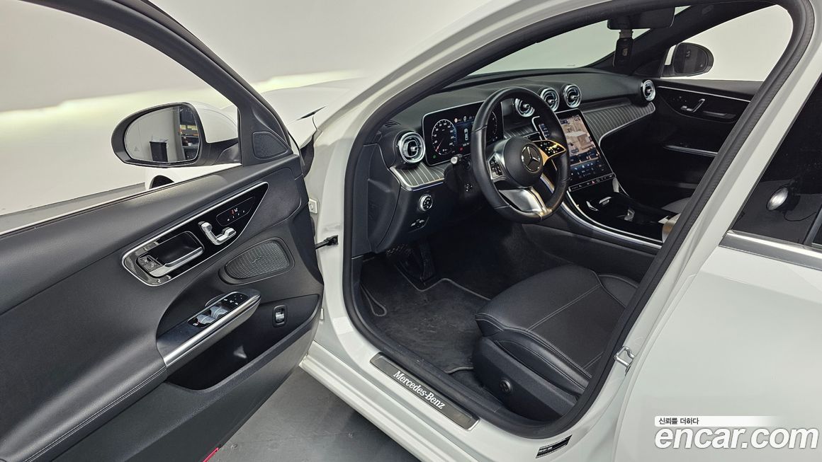 Mercedes-Benz C-Class 2023