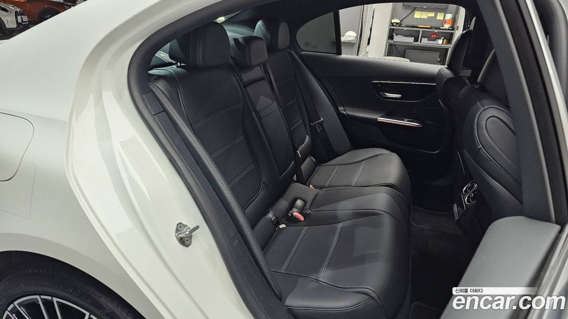 Mercedes-Benz C-Class 2023