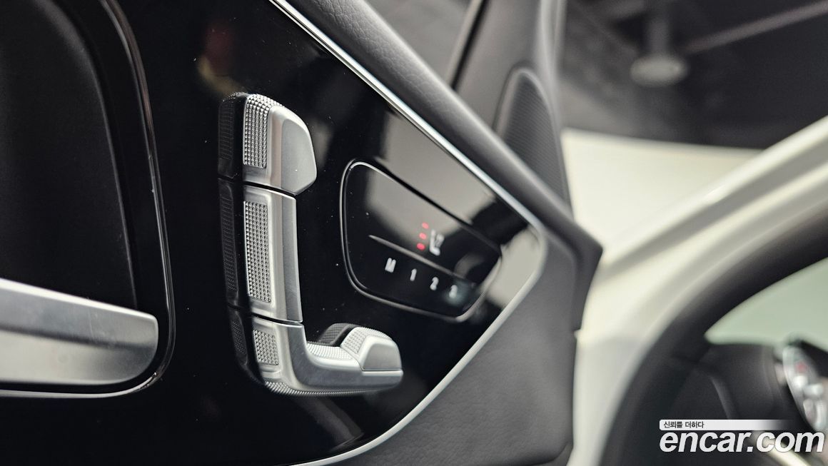 Mercedes-Benz C-Class 2023