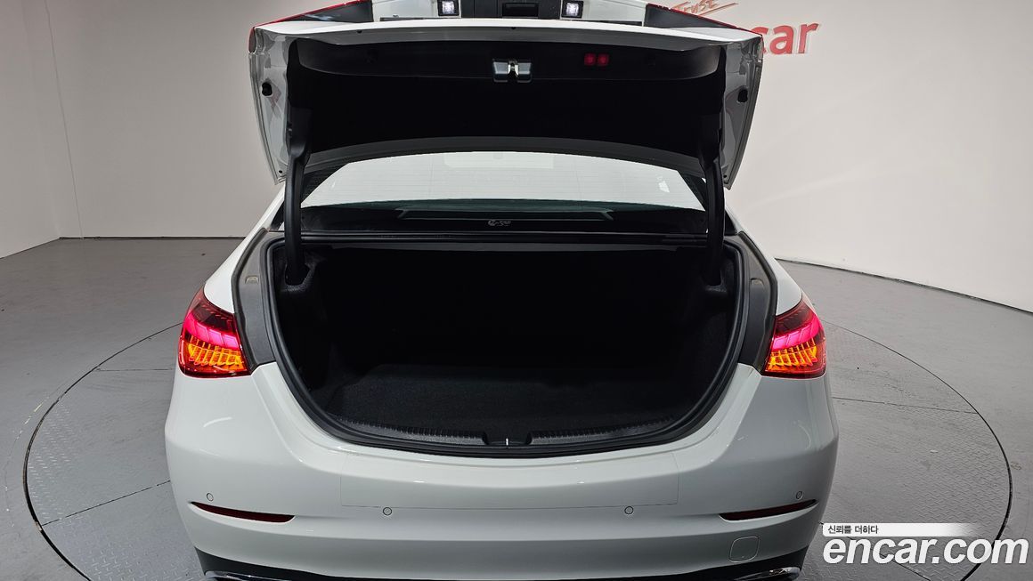 Mercedes-Benz C-Class 2023