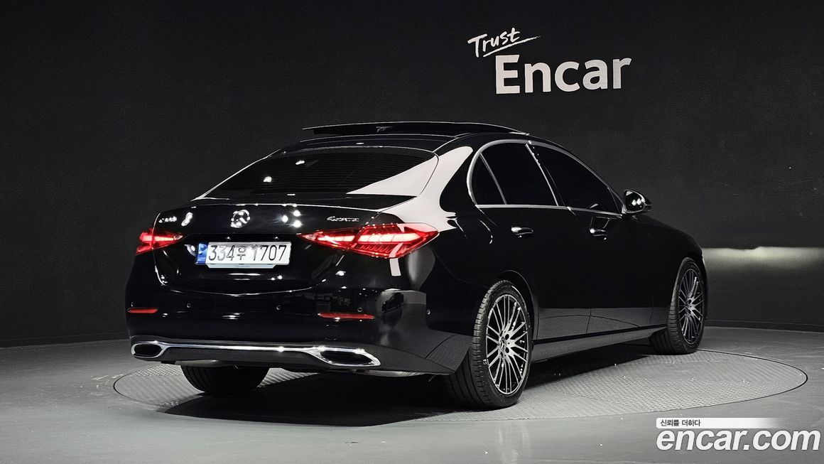 Mercedes-Benz C-Class 2024