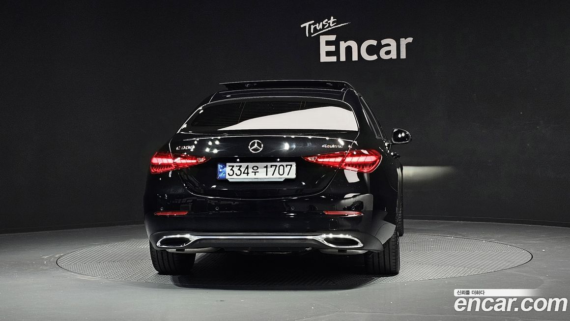 Mercedes-Benz C-Class 2024