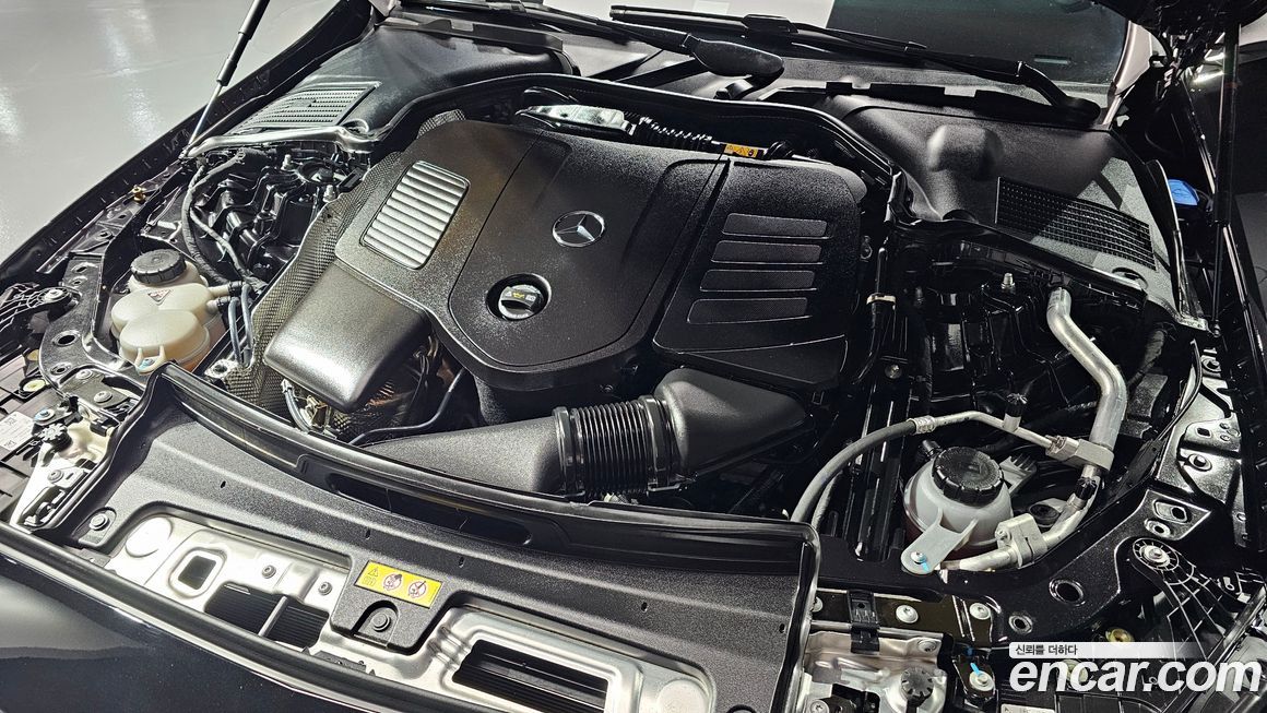 Mercedes-Benz C-Class 2024