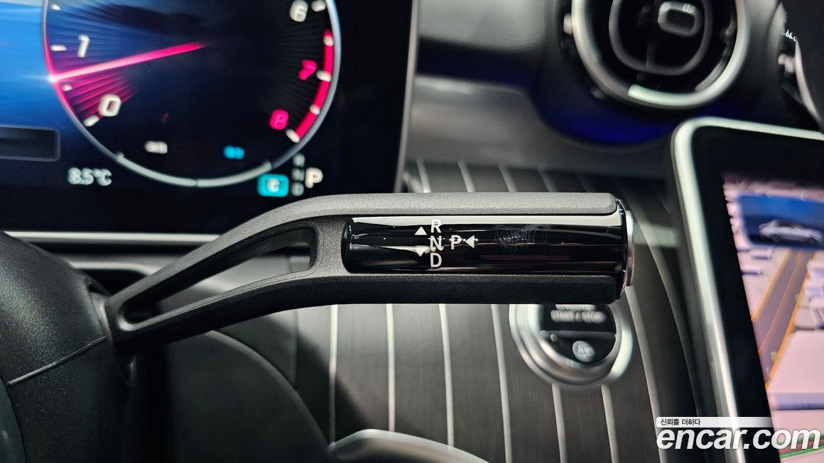 Mercedes-Benz C-Class 2024