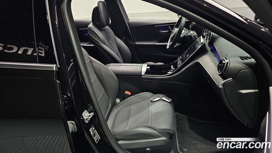 Mercedes-Benz C-Class 2024