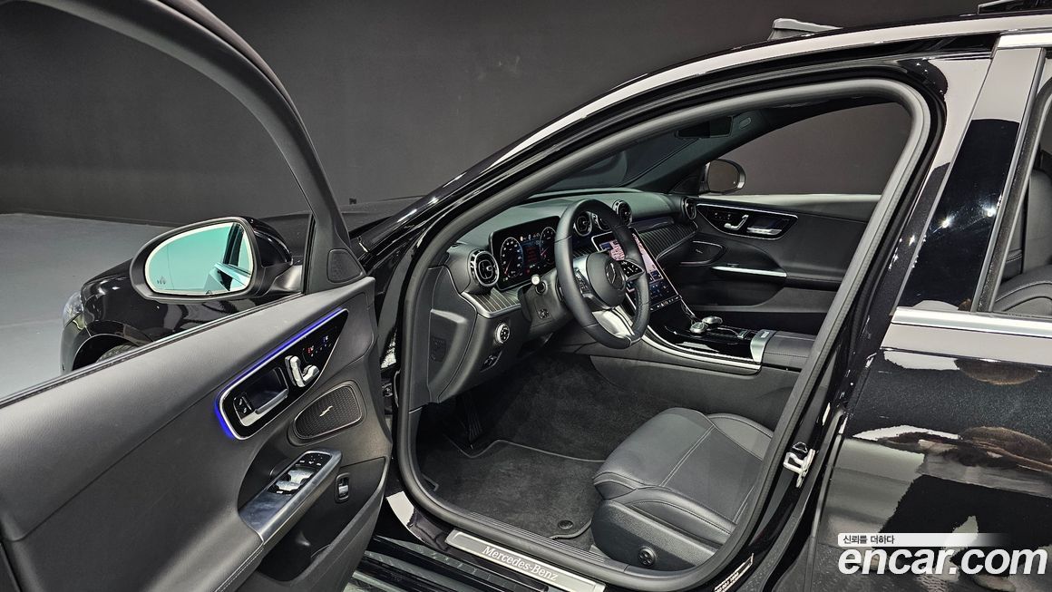 Mercedes-Benz C-Class 2024