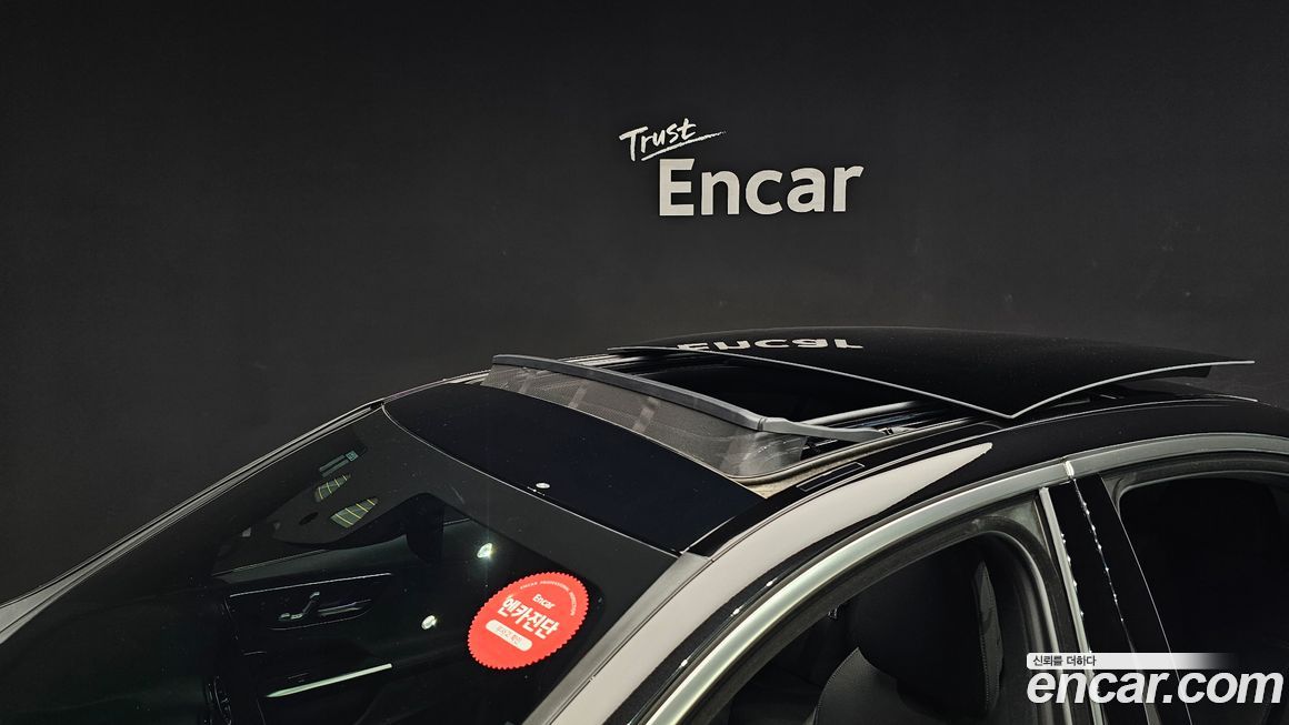 Mercedes-Benz C-Class 2024