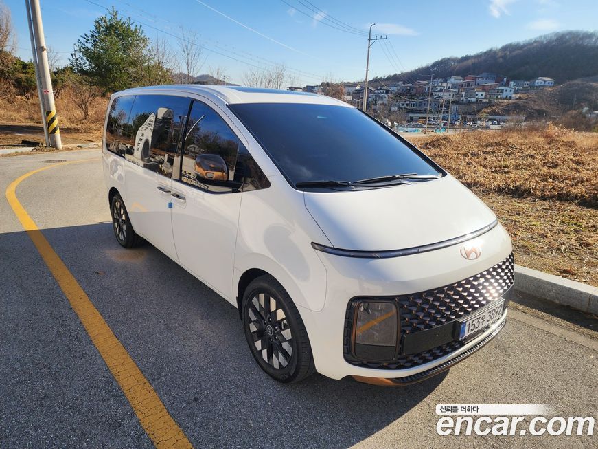 Hyundai Staria 2025