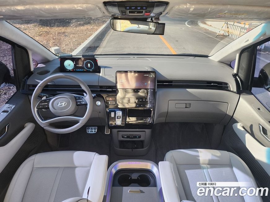 Hyundai Staria 2025