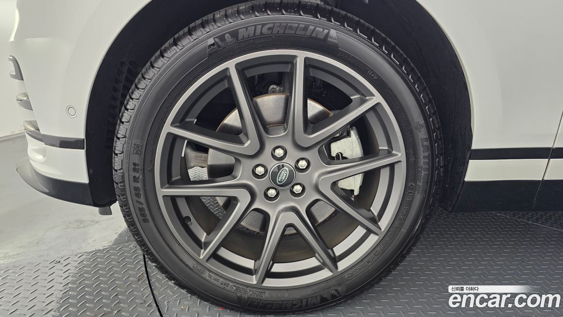 Land Rover Range Rover Velar 2025