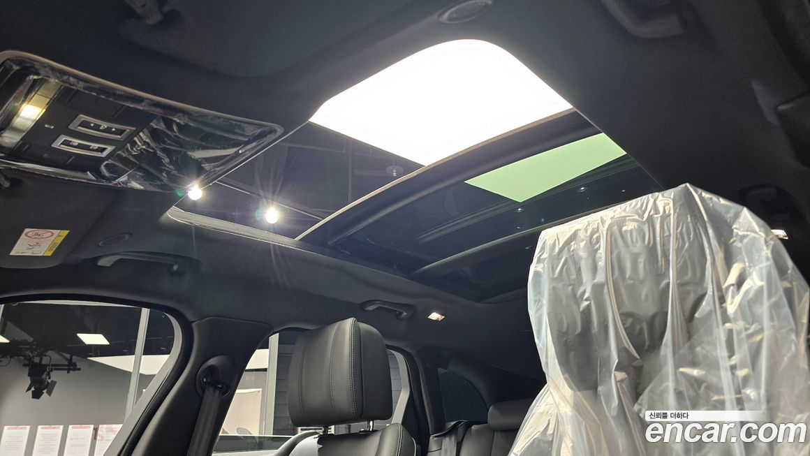 Land Rover Range Rover Velar 2025