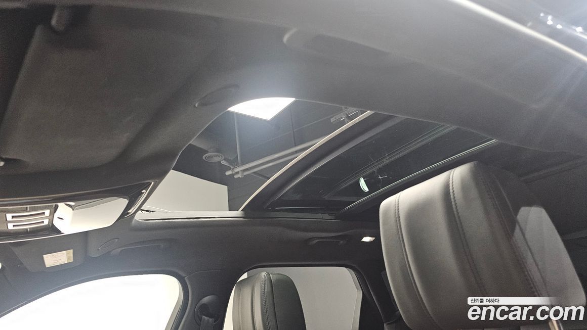 Land Rover Range Rover Velar 2025