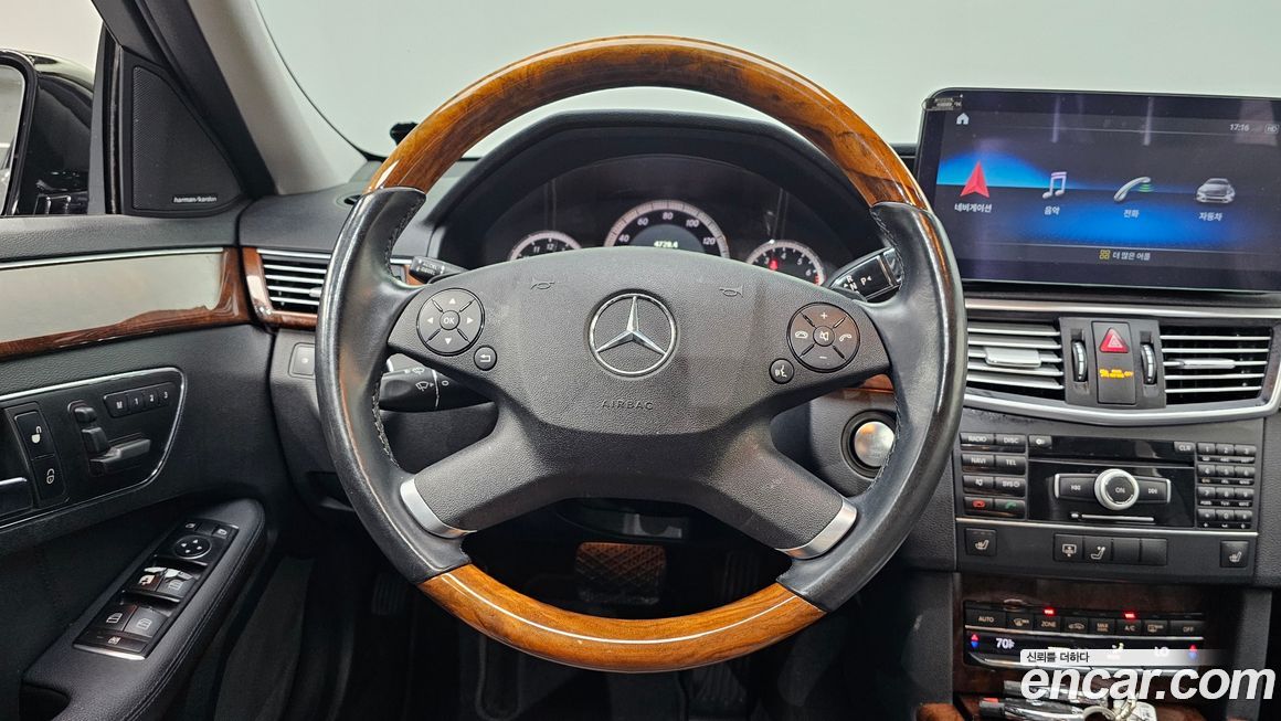 Mercedes-Benz E-Class 2011