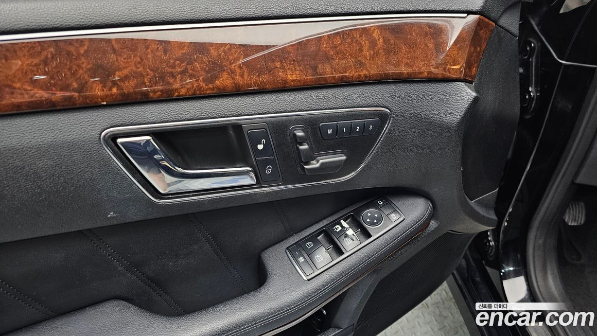 Mercedes-Benz E-Class 2011