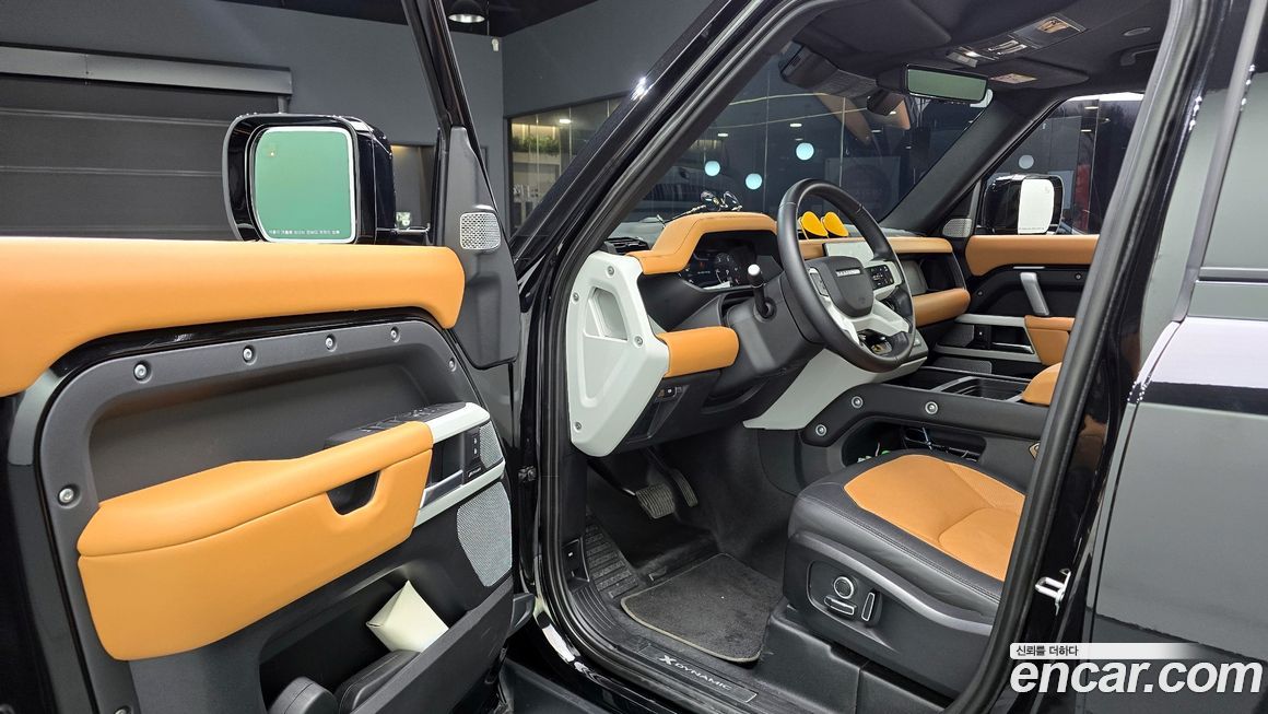 Land Rover Defender 2024