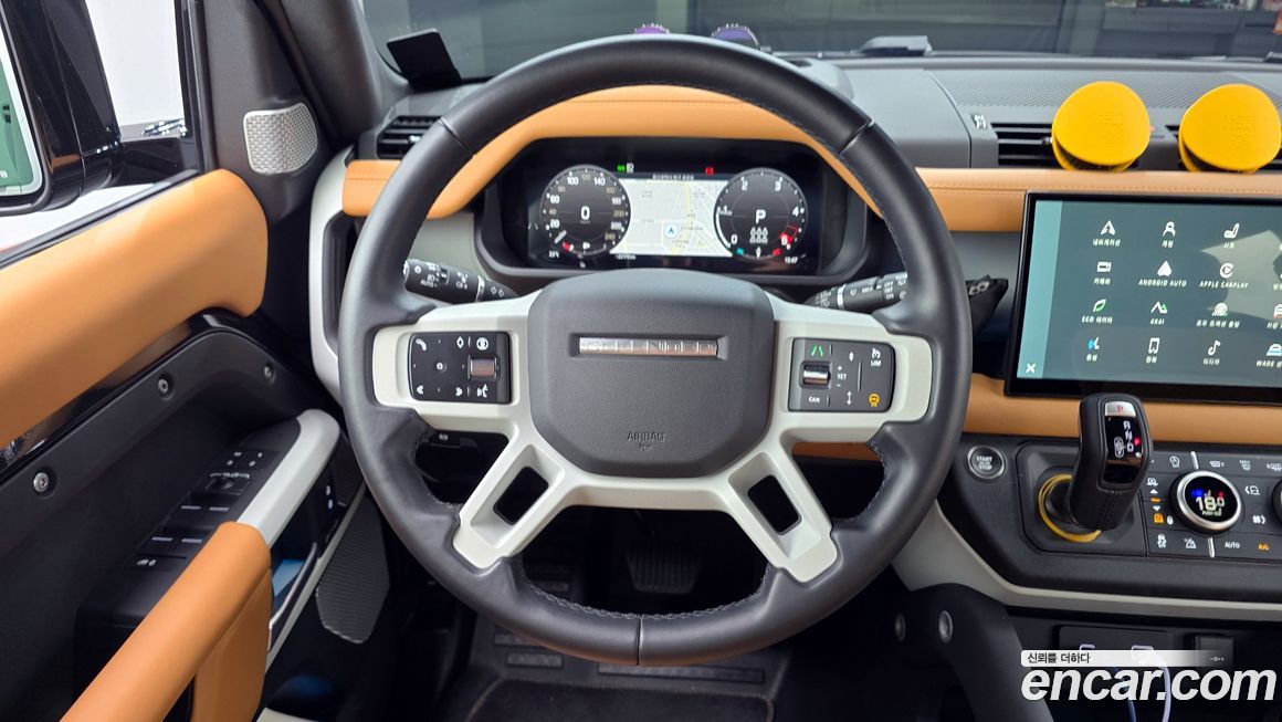 Land Rover Defender 2024